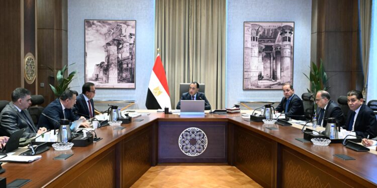 رئيس الوزراء: تخصيص 90 مليار جنيه بموازنة العام المالي الحالي لتأمين الأدوية