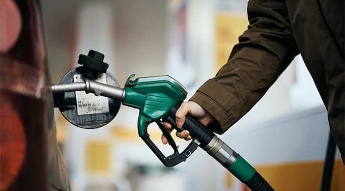 المنتجات البترولية ؛ البنزين ؛ السولار