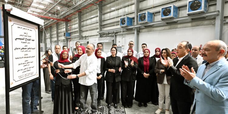 رئيس الوزراء يفتتح مستودع السويس الاستراتيجي للسلع الغذائية