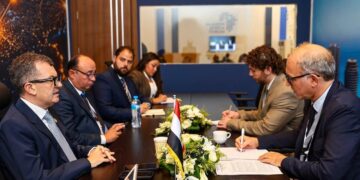 مصر ومنظمة التعاون الاقتصادي تبحثان إطلاق المرحلة الثانية من البرنامج القُطري