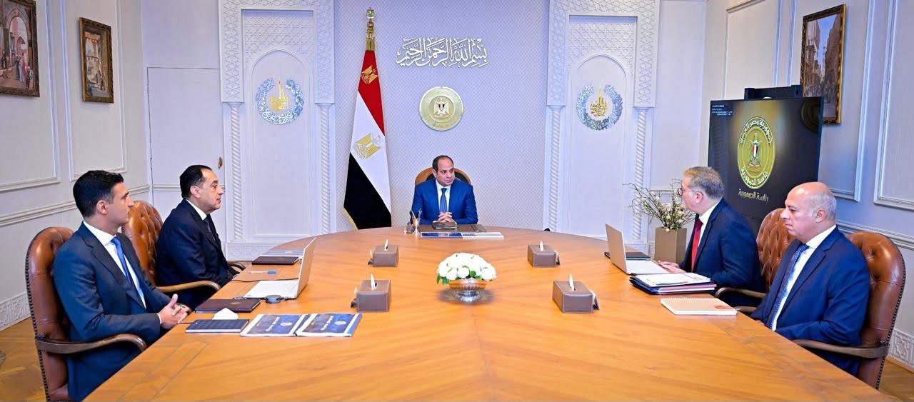 "السيسي": تيسير إجراءات إنشاء المصانع الجديدة.. وسحب الأراضي الصناعية غير المستغلة