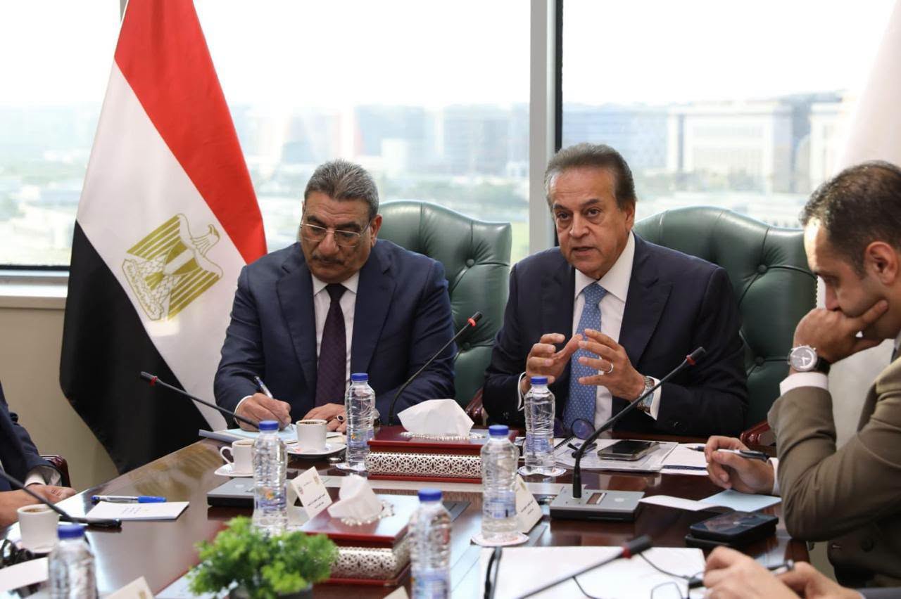 وزير الصحة يتابع الخطوات التنفيذية والتمويلية لإنشاء المدينتين الطبيتين
