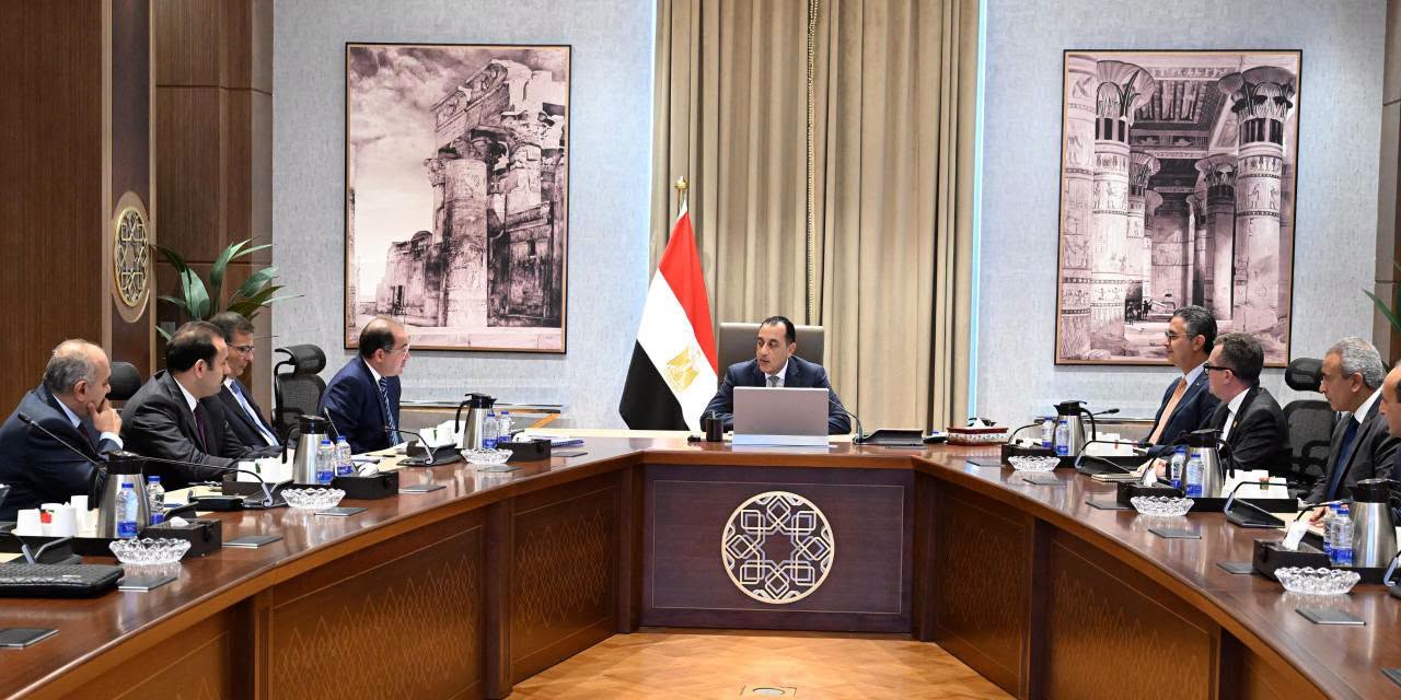 رئيس الوزراء: حريصون على بناء مخزون سلع استراتيجية يكفي لفترات زمنية طويلة