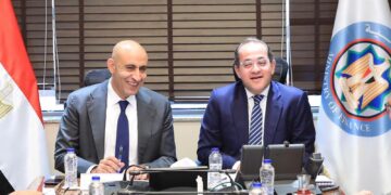 «المالية» تستهدف زيادة مرتبات المعلمين العام الدراسي المقبل