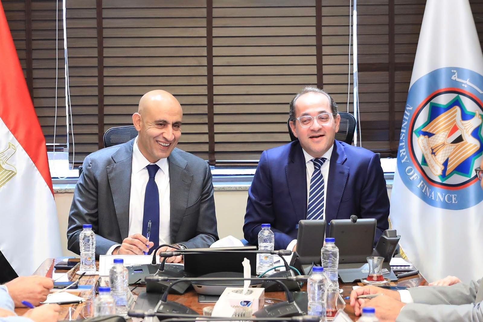 «المالية» تستهدف زيادة مرتبات المعلمين العام الدراسي المقبل