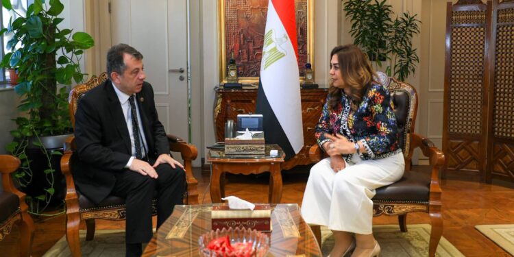 الحكومة تبحث مع أرمينيا التعاون في مجالات حماية الطبيعة وإدارة المخلفات