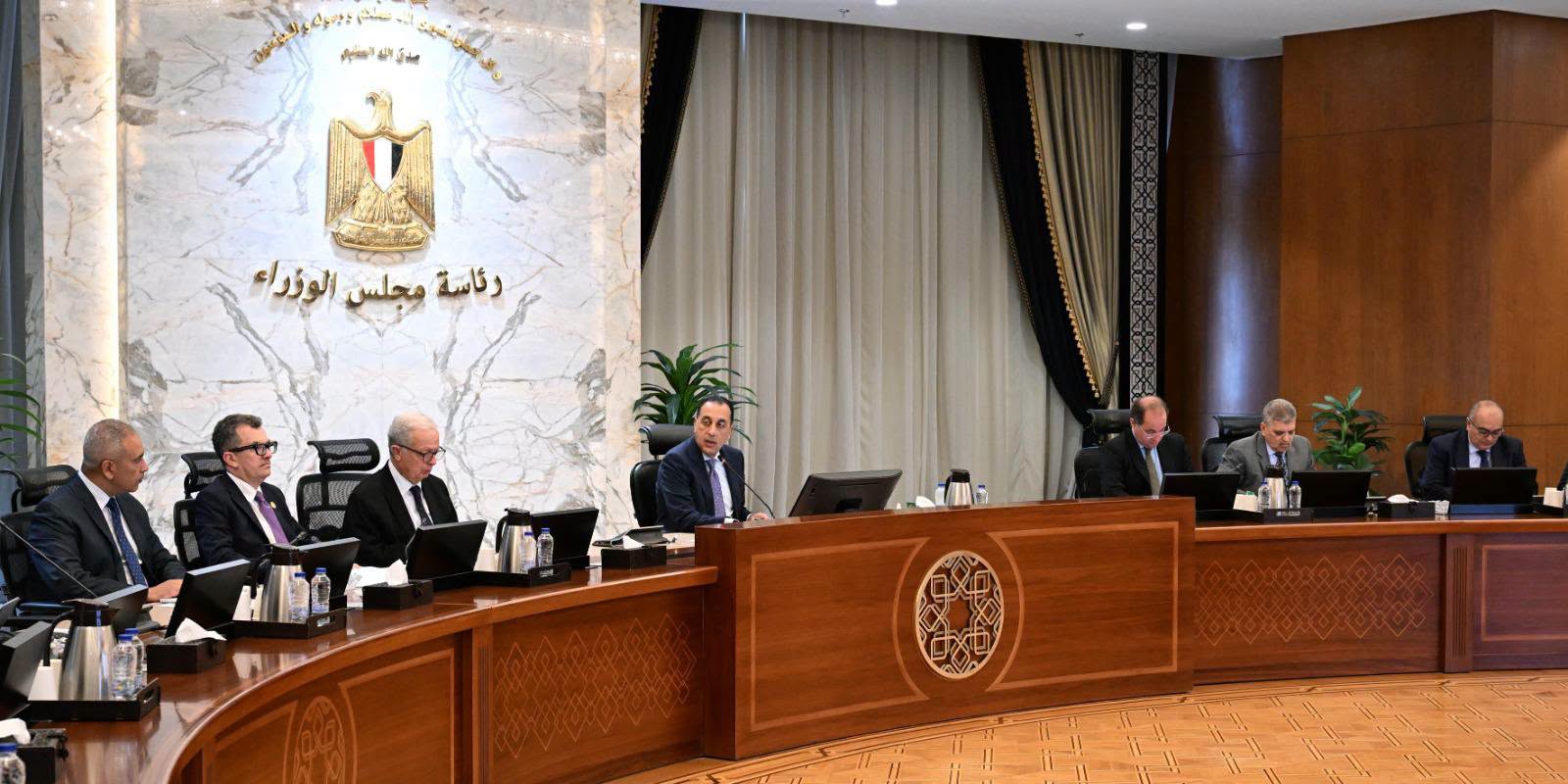رئيس الوزراء: الحكومة تواصل العمل على استدامة المسار النزولي للدين الخارجي