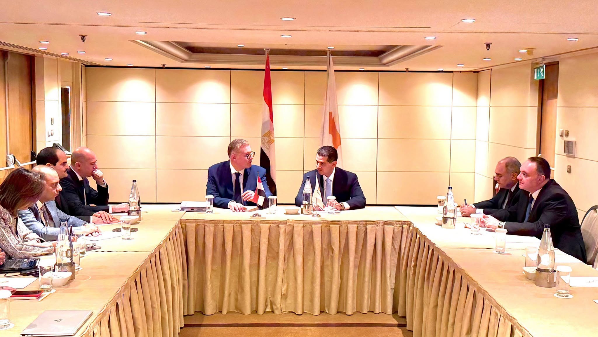 "البترول" تبحث تسريع مشروعات ربط الغاز القبرصي بالبنية التحتية المصرية
