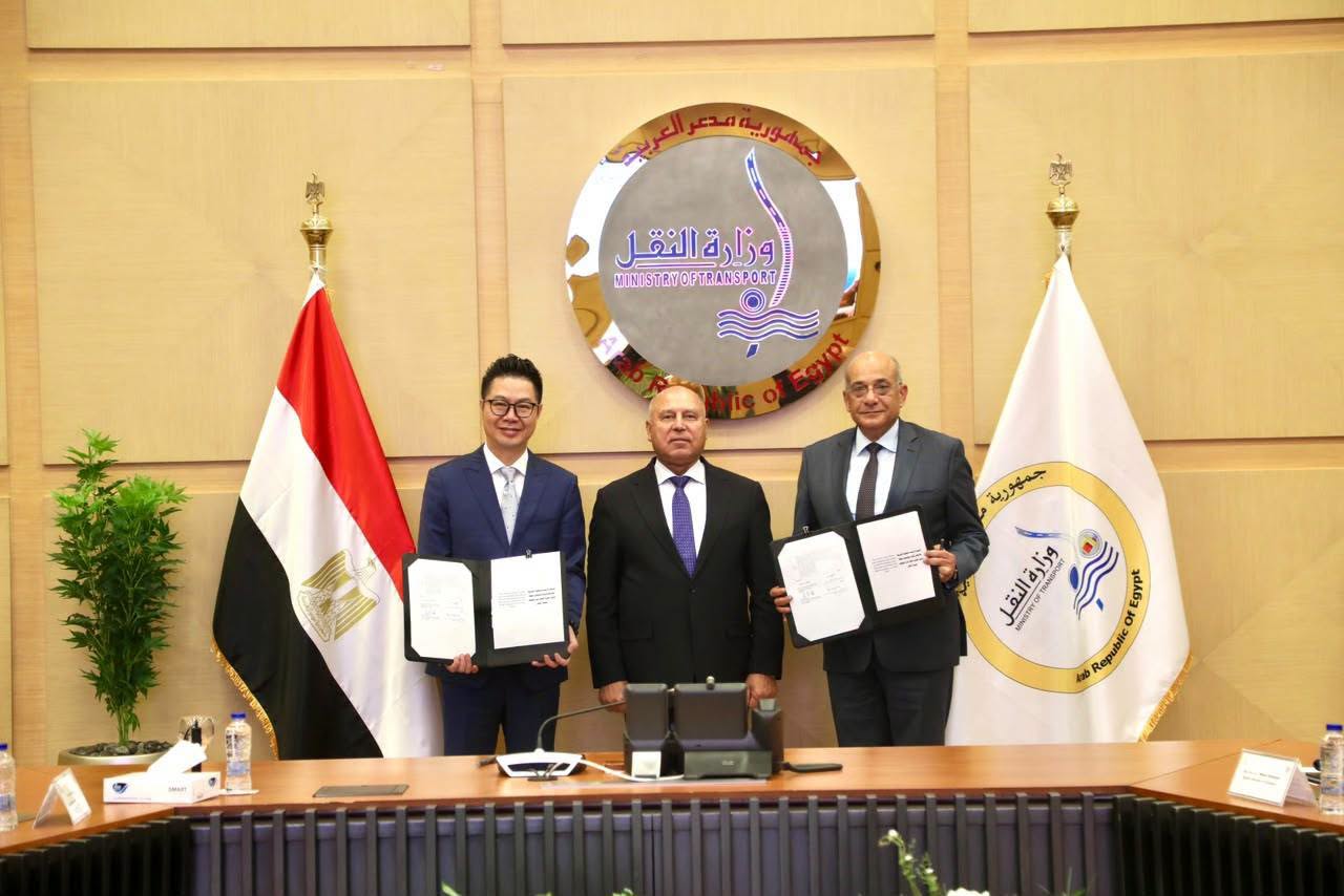 "ميناء الإسكندرية" تتعاون مع "شيامن" الصينية لإنشاء محطة صب جاف في "المكس"