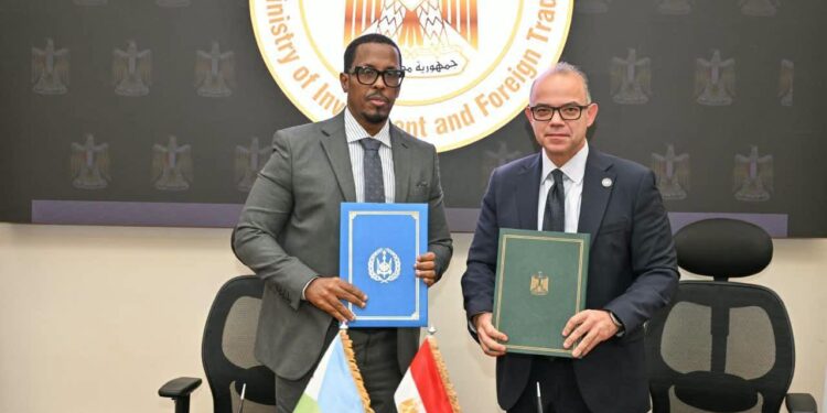 مصر وجيبوتي توقعان بروتوكولًا لتعزيز التعاون التجاري والاستثماري