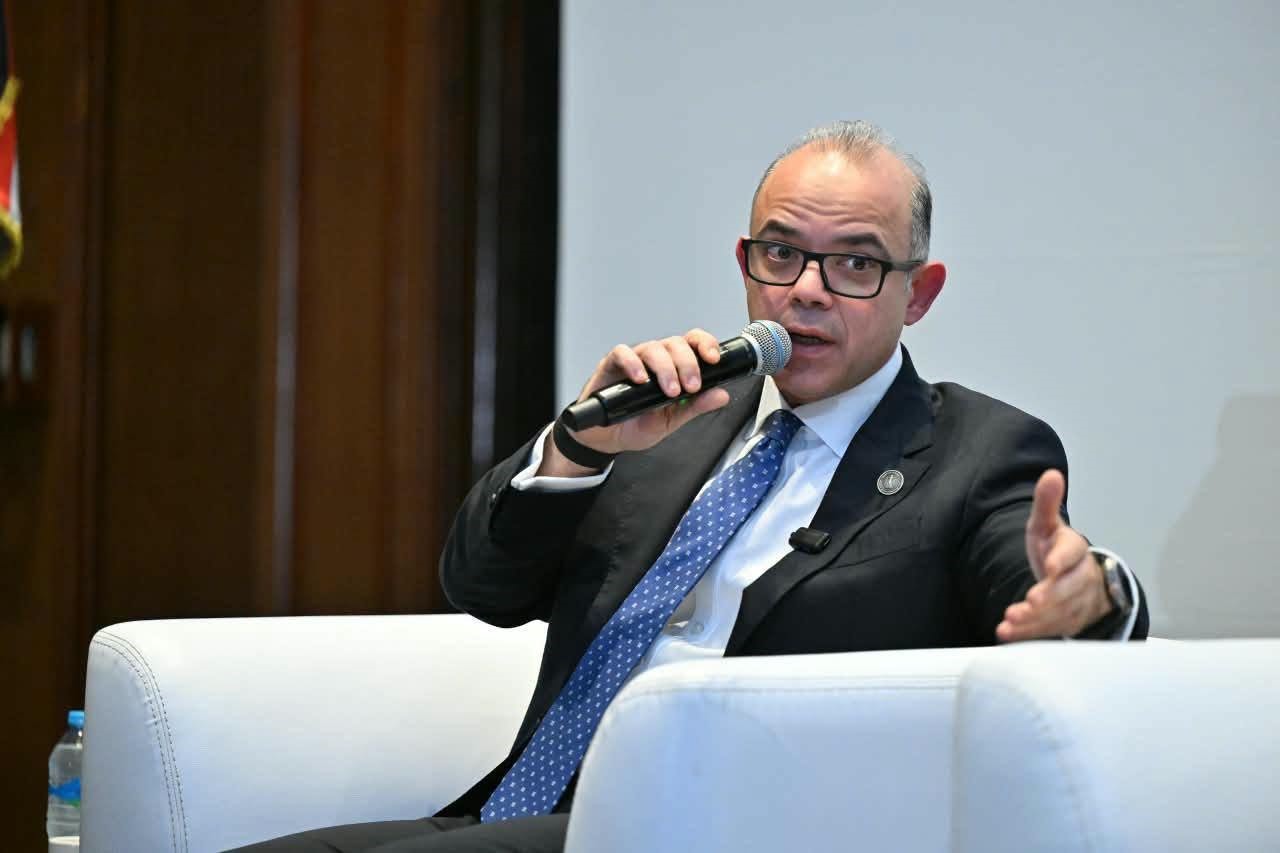 الدكتور محمد فريد وزير الاستثمار والتجارة الخارجية