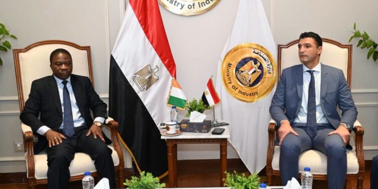 مصر وكوت ديفوار تبحثان تعزيز التعاون الصناعي