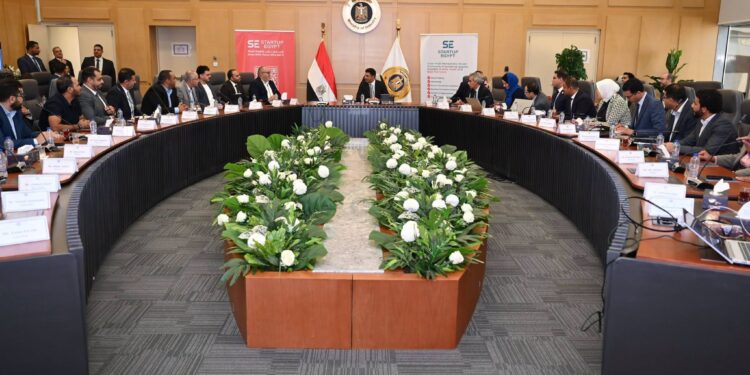 "الصناعة" تبحث توسيع أنشطة الشركات الناشئة ودمجها في سلاسل الإمداد