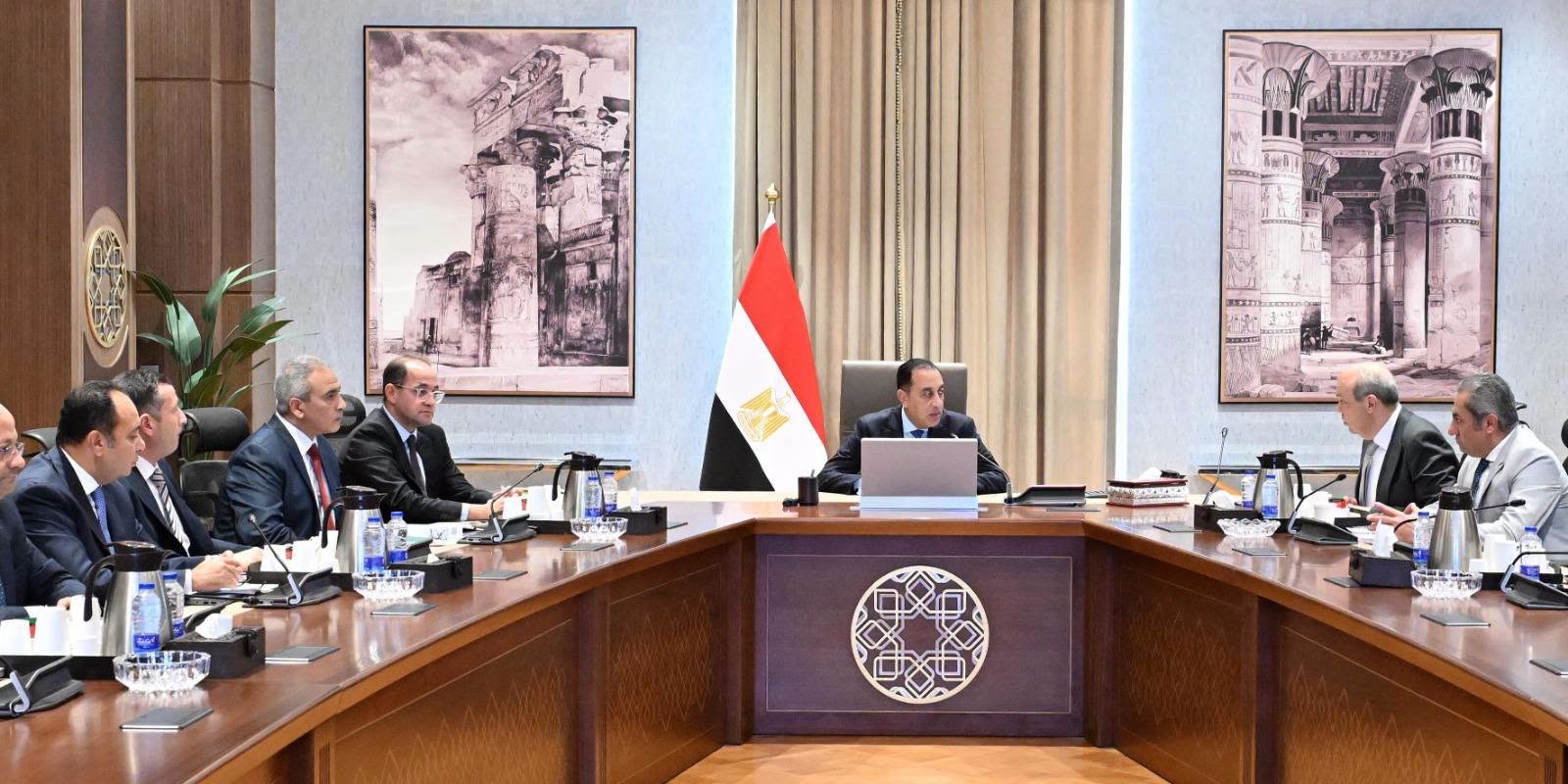 رئيس الوزراء يستعرض مقترحات تطوير مطار العاصمة الجديدة والمنطقة المحيطة به