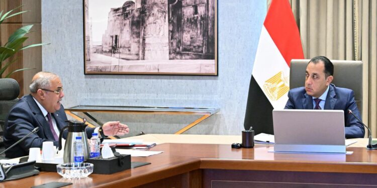 رئيس الوزراء يتابع موقف الإصدار الثاني من وثيقة سياسة ملكية الدولة