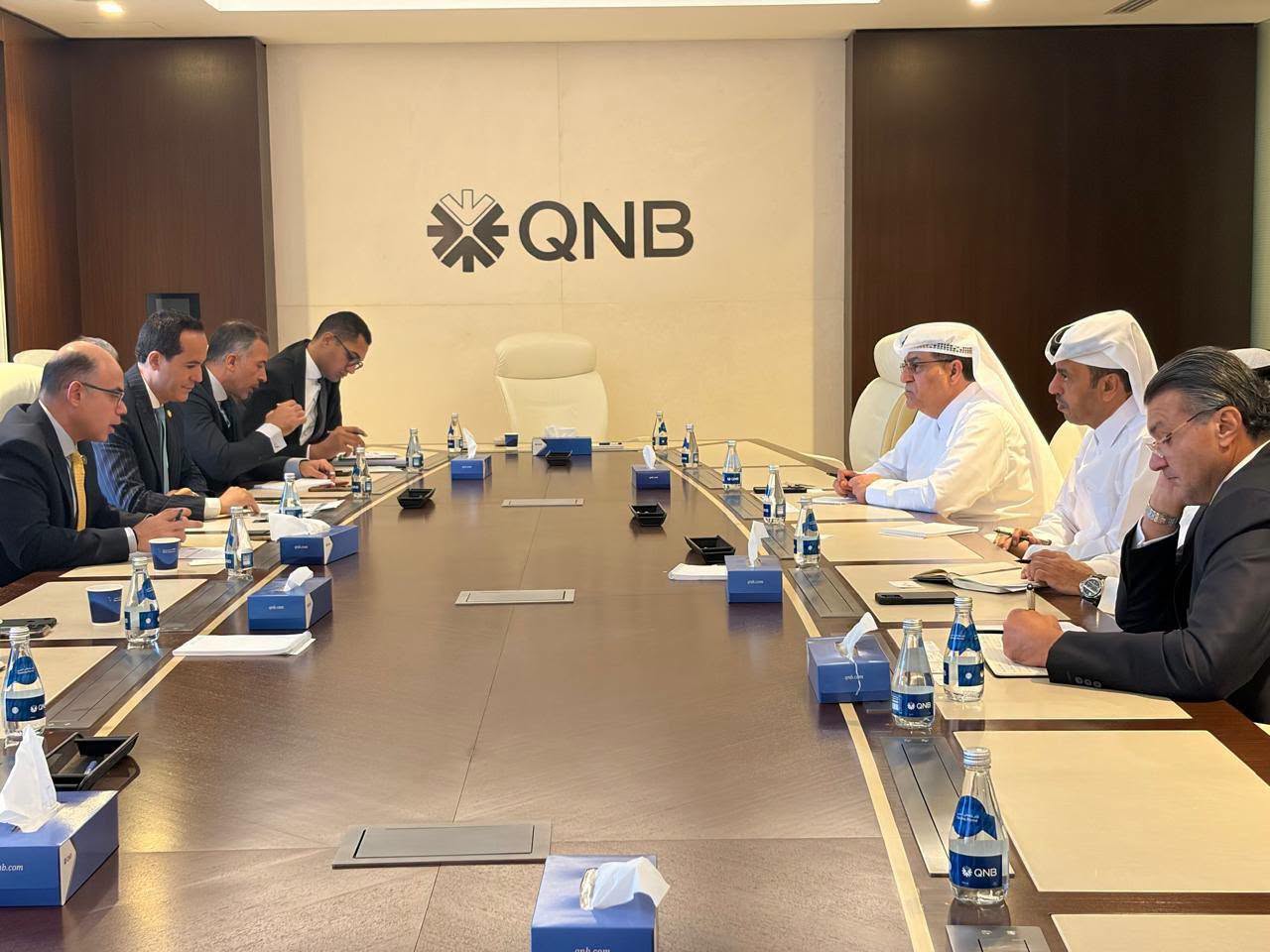 "الاستثمار" تبحث مع مجموعة QNB تعزيز الترويج للطروحات الحكومية المصرية